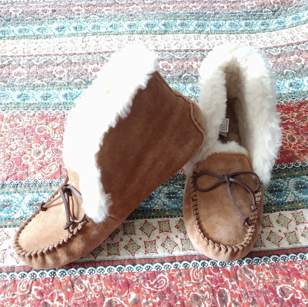 Ugg boot moccosin slippers